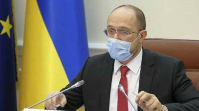 Шмыгаль: В Украине началась третья волна пандемии, возможен локдаун