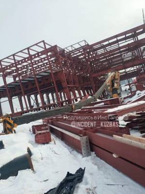 Власти прокомментировали падение крана на стройплощадке в Кемерове