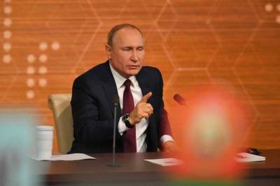 Владимир Путин заявил о способности интернета разрушить общество изнутри