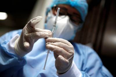 В Украине впервые человек попал в больницу после COVID-вакцинации