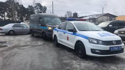 Липовая лицензия, погоня: в Приозерском районе прошел рейд по такси и автобусам