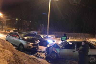 Два человека пострадали в ДТП в Новомосковске 3 марта