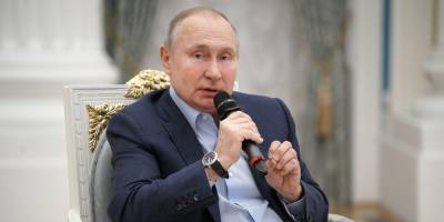Путин поддержал участие волонтеров в политике