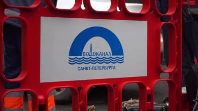 Петербуржцы пожаловались "Водоканалу" на работников ЖКС, сбрасывающих снег в канализацию