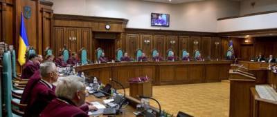 Судьи КСУ не поделили кресло Тупицкого и устроили перепалку