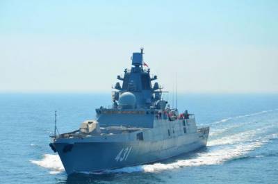 Российский фрегат «Адмирал Касатонов» пополнил запасы на базе ВМС Турции
