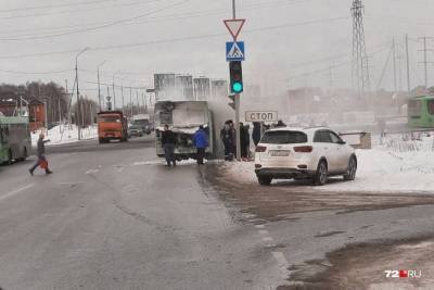 В Тюмени загорелся маршрутный автобус с пассажирами