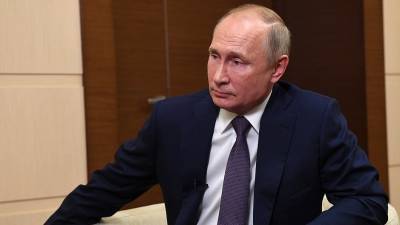 Путин сравнил с "дворцом" досуговый центр в Ленобласти и пошутил о нем