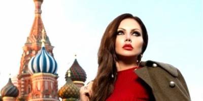 Российскую фотомодель и актрису не впустили в Украину — видео