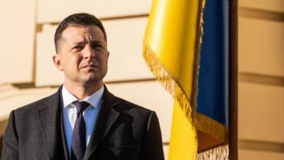 Психолог объяснил, почему Зеленский превратился из любимца украинцев в диктатора