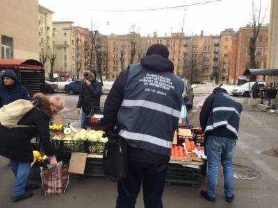 В Петербурге за неделю освободили почти 40 точек незаконной торговли