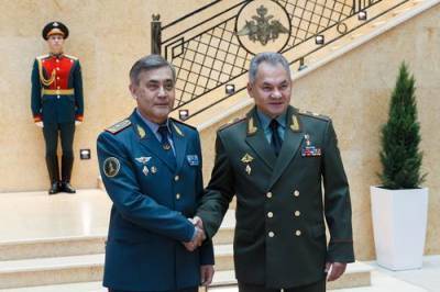 Сергей Шойгу провел переговоры с министром обороны Казахстана