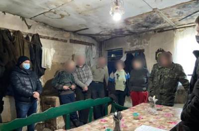 На Харьковщине задержали рабовладельца: семь человек получили свободу