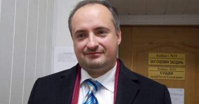 Обвиняемый по делу Вовка скандальный юрист Ростислав Кравец принялся отчитывать посла Швеции в Украине