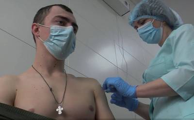 Хотят ли военные на передовой вакцинироваться от коронавируса: статистика