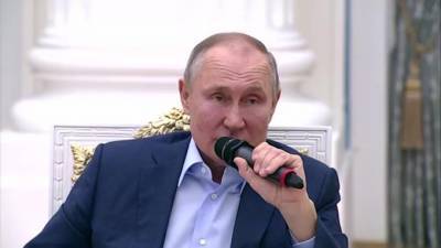 Владимир Путин - Путин сообщил, что в девяти регионах РФ еще не начали вакцинацию от COVID-19 - piter.tv