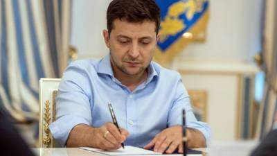 Зеленский ввел в действие решение СНБО о двойном гражданстве для украинцев