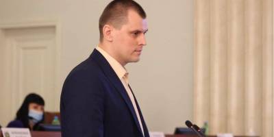 Депутата Харьковского облсовета исключили из Евросолидарности за отказ выступать на украинском. Он говорит, что переволновался