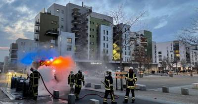При столкновениях с полицией во французском Лионе сожгли 6 автомобилей