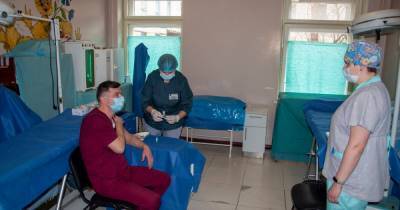 Подавляющее большинство военных в зоне ООС решили не делать прививку от COVID-19 - focus.ua - Донбасс