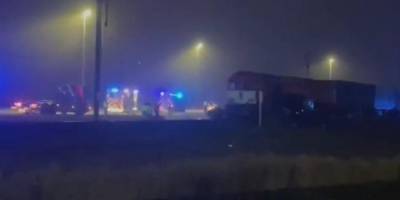 В Бельгии товарный поезд протаранил грузовик, за рулем которого был украинец — фото