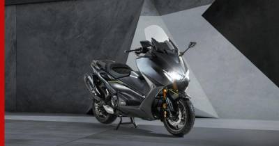 К юбилею скутер Yamaha TMAX получит кузовные детали из углепластика