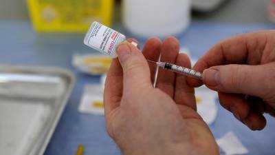 Медики США обнаружили отсроченный побочный эффект у вакцины Moderna
