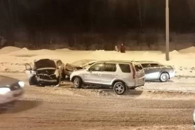 Массовая авария с пятью машинами произошла в Томске
