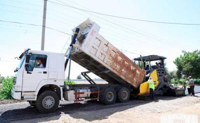 В этом году в Узбекистане отремонтируют более 3,9 тысячи км дорог. На это будет потрачено более 4,5 триллиона сумов