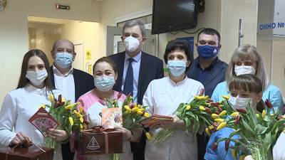 Новости на "России 24". В Омске женщин-врачей поздравили с наступающим праздником