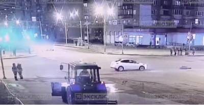 Легковушка сбила пьяного пешехода в Санкт-Петербурге — видео