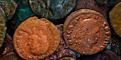 Канадец нашел редкую древнеримскую монету во время прогулки