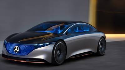 "Неожиданная красота": Mercedes-Benz показал салон нового электрокара EQS