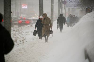 В Новосибирске объявили предупреждение из-за шквального ветра и резкого потепления