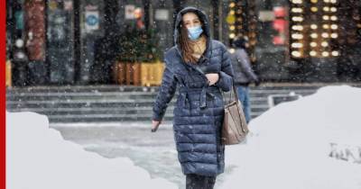 Москвичей предупредили о снеге и пронизывающем ветре 8 марта