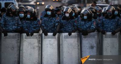 Сотрудников полиции Армении дважды премировали за митинги – СМИ