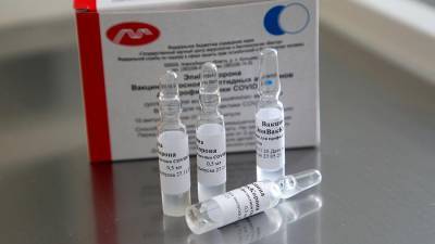 Минздрав завершил оценку вакцины «Эпиваккорона» для применения у пожилых
