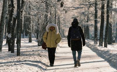 Москвичей предупредили о похолодании и снегопаде 8 марта