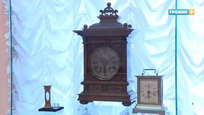 В Гродно открылась выставка старинных часов и календарей