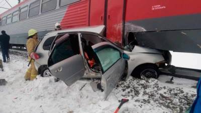 В Башкортостане 3 человека погибли в результате столкновения автомобиля с электричкой