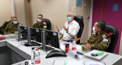 Министр обороны Израиля показал карту целей: Мы готовы к бою с «Хизбаллой»