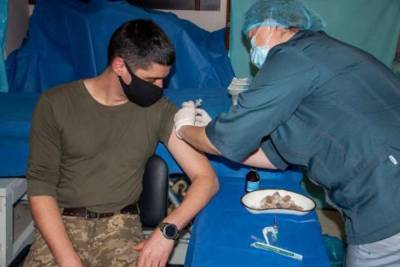 Главный военный эпидемиолог назвал долю согласившихся на вакцинацию военнослужащих ВСУ