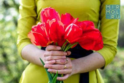 Каждая четвертая россиянка хочет получить в подарок на 8 Марта тюльпаны, а каждая пятая – розы
