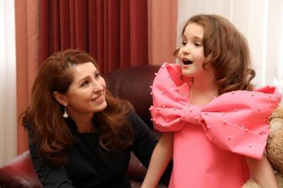 Юная участница шоу «Голос» София Каменева спела песню на встрече с главой Рязани