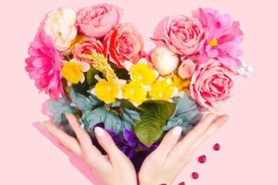 Россиянки признались, как относятся к цветам в подарок на 8 Марта