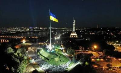 Мэр Николаева: Нам нужны деньги на гигантский флаг Украины в городе