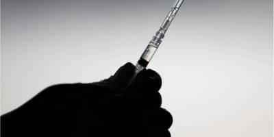 Простуда не является противопоказанием к вакцинации от коронавируса — Ляшко
