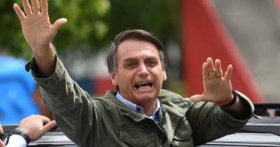 Президент Бразилии призвал "перестать ныть" из-за высокой смертности от COVID-19