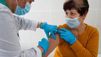 Вакциной "Вектора" можно прививаться лицам старше 60