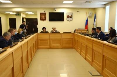 В Заксобрании Иркутской области обсудили проблемы детских оздоровительных лагерей